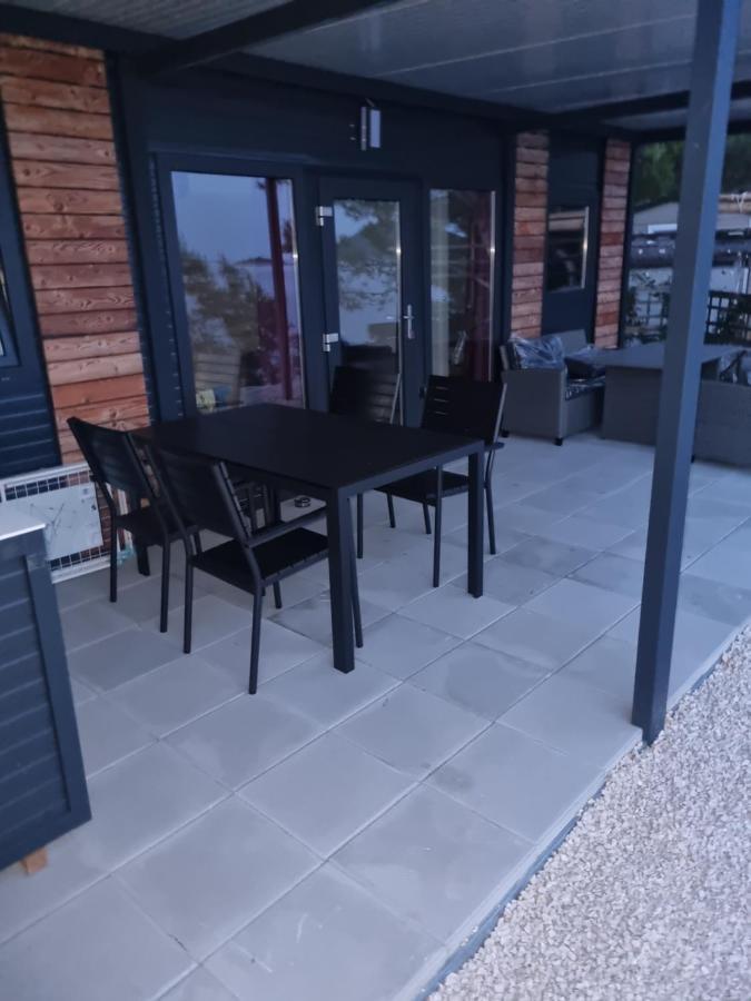 Hipo Camp Mobil Home Arta Pakoštane Exteriör bild