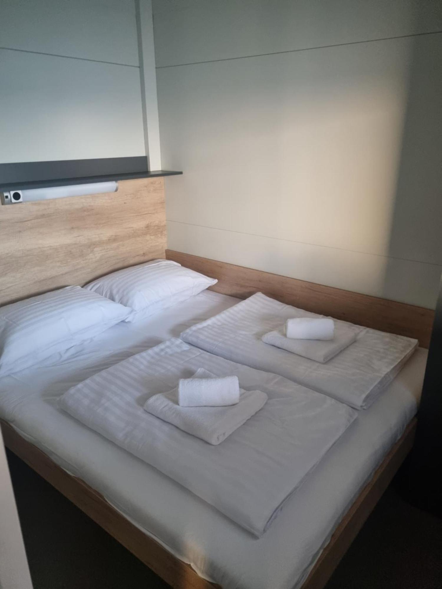 Hipo Camp Mobil Home Arta Pakoštane Exteriör bild